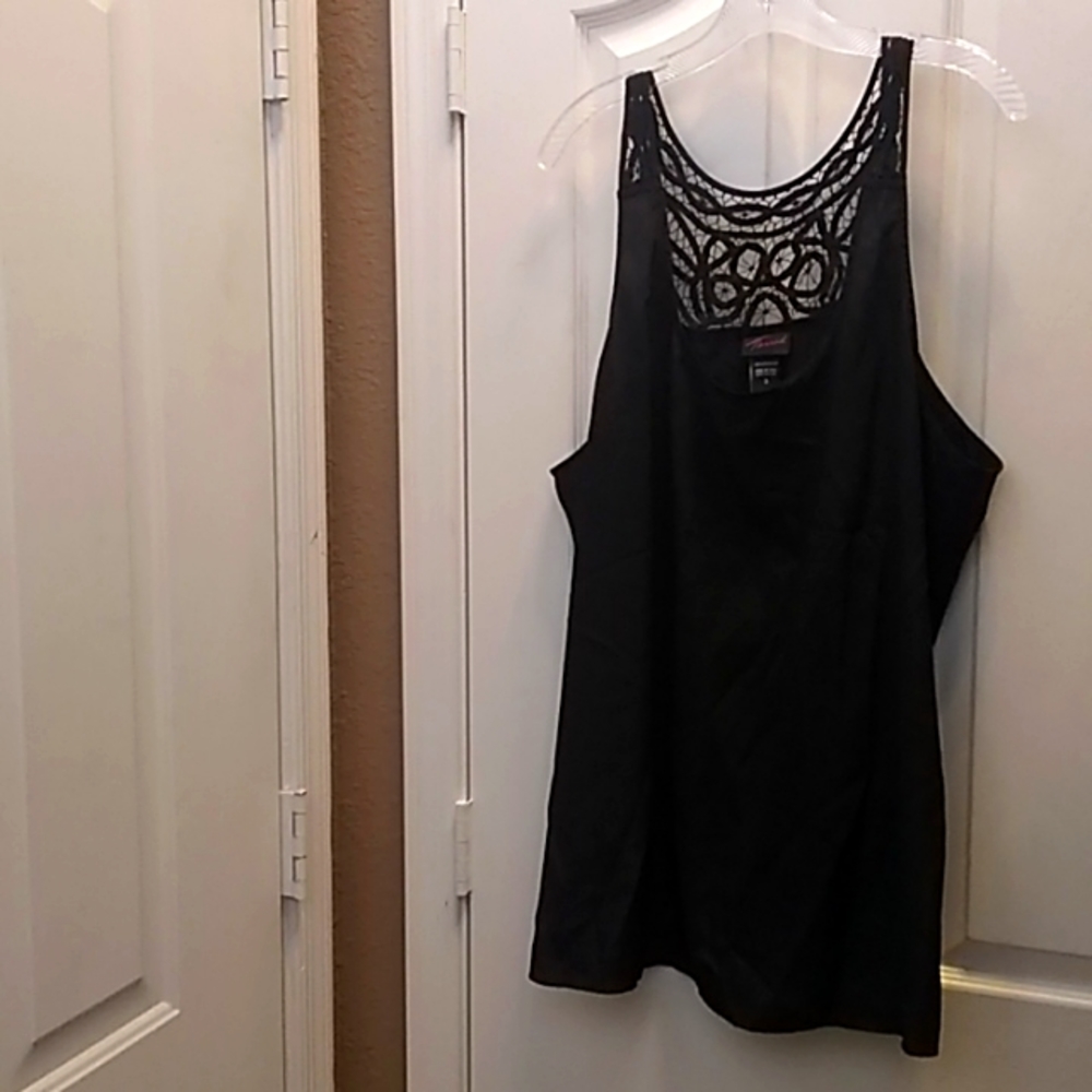 FINAL MARKDOWN Decorative back torrid top 3 3x